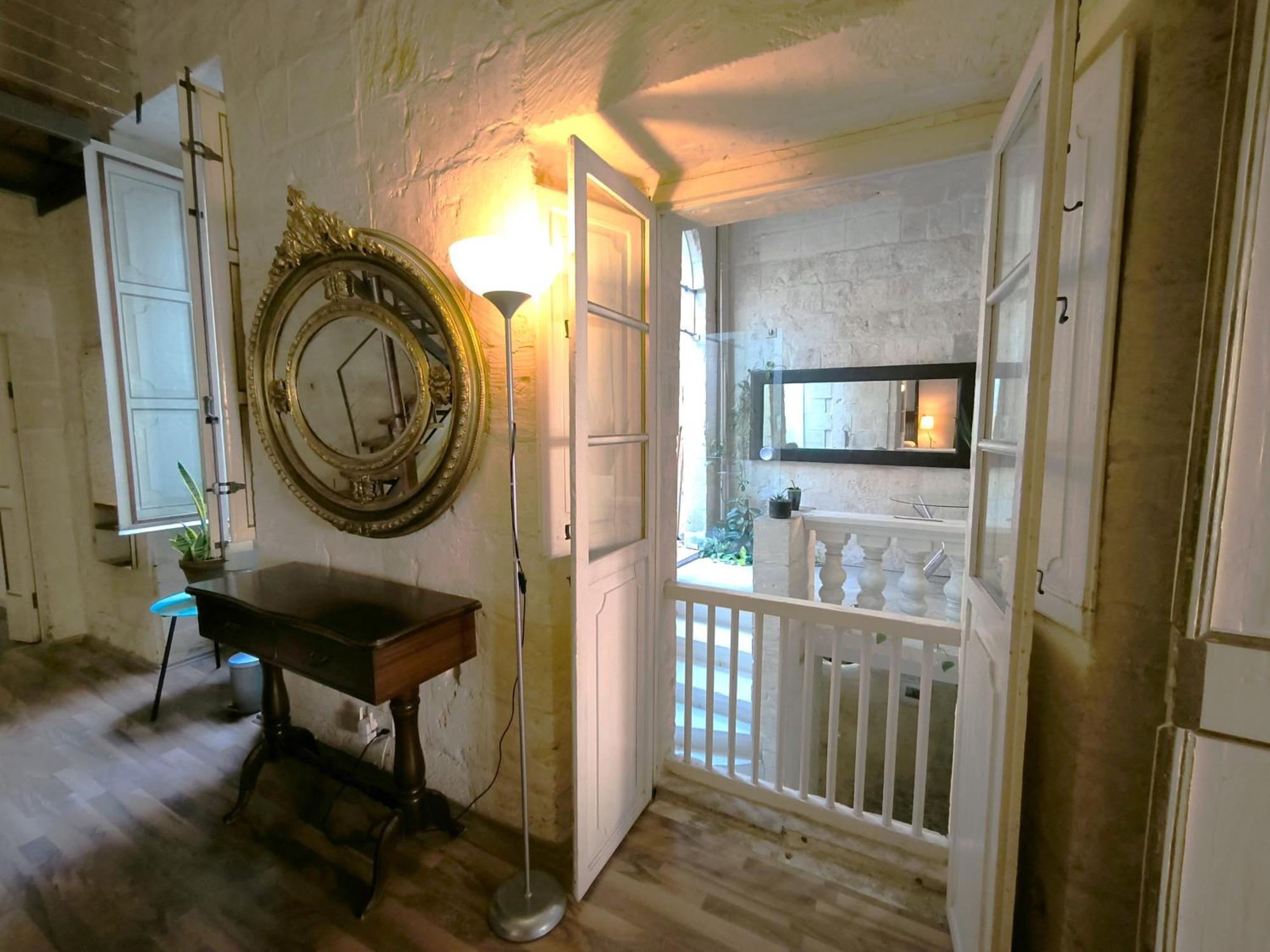 Stunning Valletta 3 Bedroom Town House Екстер'єр фото